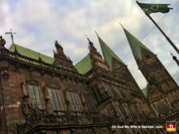 24-town-hall-and-cathedral-in-bremen-germany